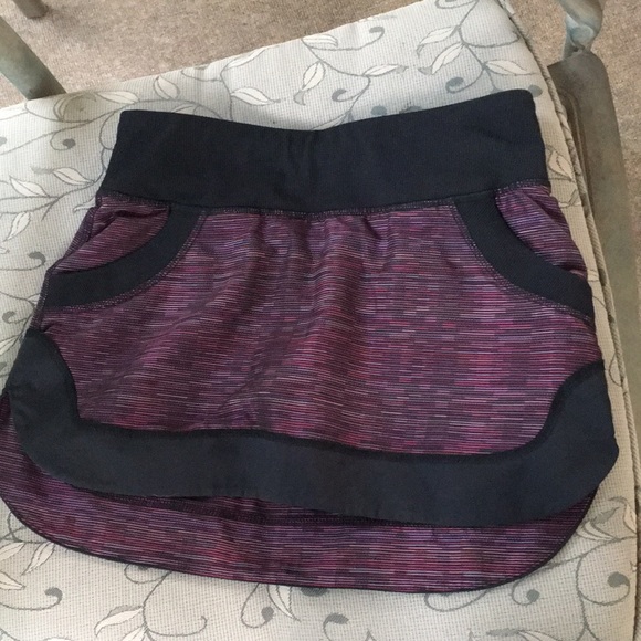 LuLuLemon Skort - Picture 1 of 2